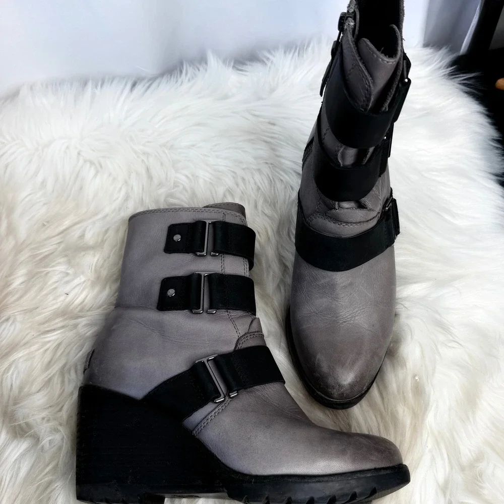 Sorel After Hours Grey Black Buckle Wedge Moto Boots NL2550-052 Womens 7.5